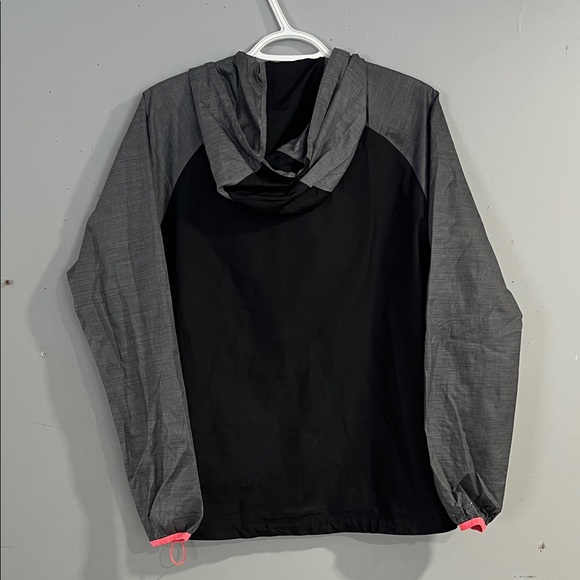 Woman’s Under Armour Jacket in Black and Gray with Neon Pink Details Medium - Picture 8 of 9